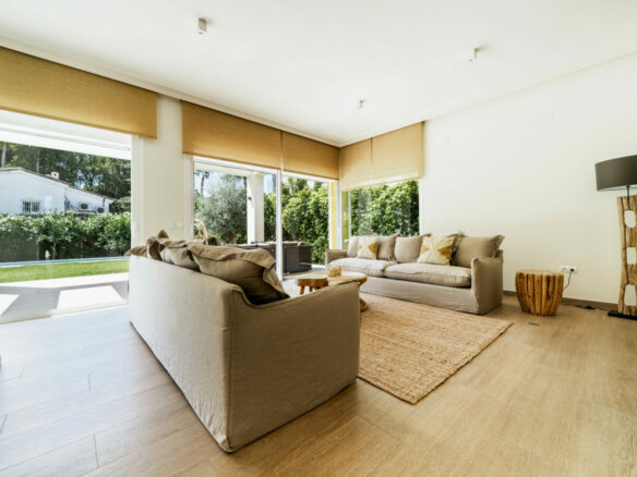 San Pedro – 3B Modern Villa – Beachside