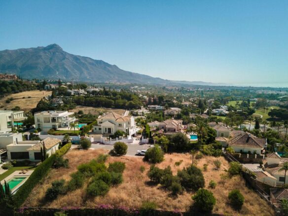 🏡 For Sale – Nueva Andalucía – 2 Building Plots with Stunning Sea Views 🌊