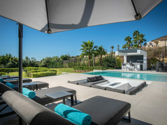 Estepona – 6B Modern Villa -1st Line Golf – Sea Views