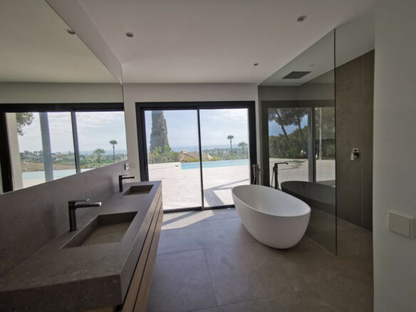Elviria – 4B Luxury Villa –  Panoramic Sea Views