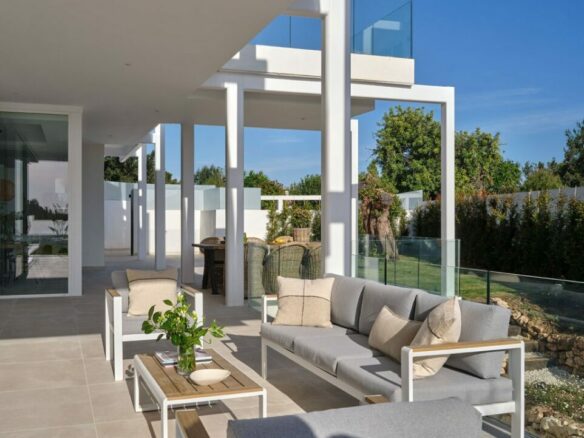 Near Marbella town – New 4B Modern Villas
