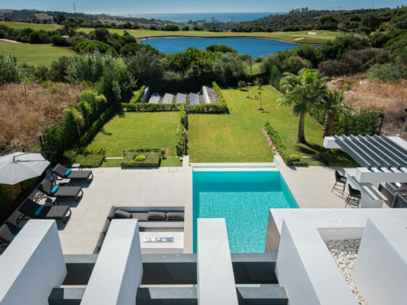 Estepona – 6B Modern Villa -1st Line Golf – Sea Views