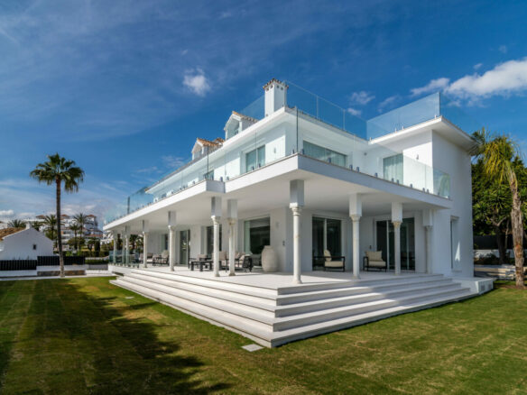 Puerto Banus – 8B Villa – Walk to Port -Gated
