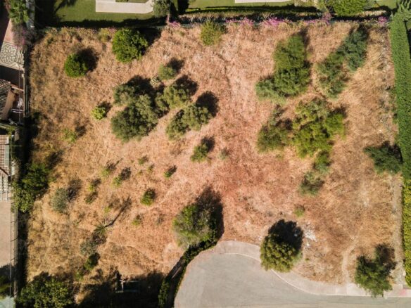 🏡 For Sale – Nueva Andalucía – 2 Building Plots with Stunning Sea Views 🌊