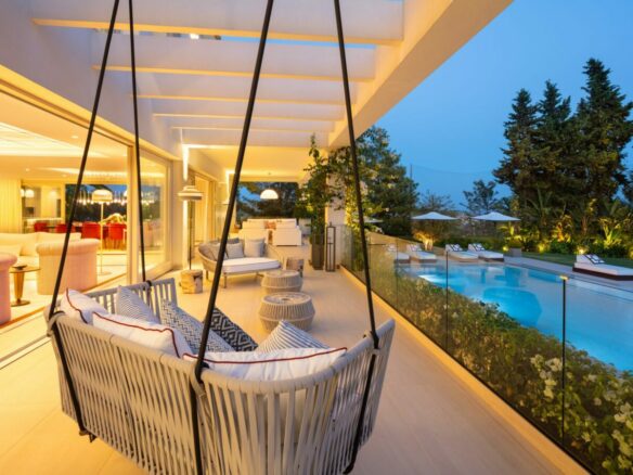 For sale – Nueva Andalucia – 6B Luxury Villa -1st Line Golf -Gated
