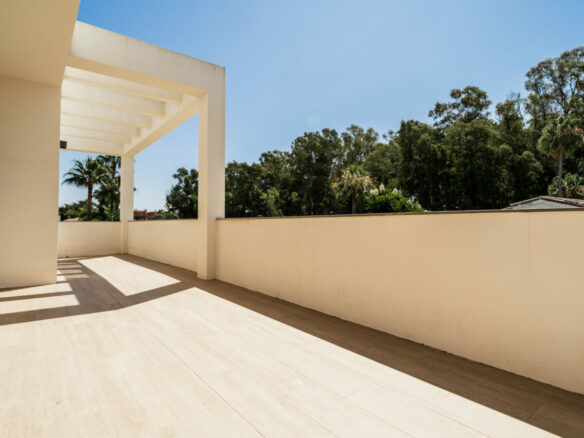 San Pedro – 3B Modern Villa – Beachside