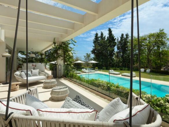 For sale – Nueva Andalucia – 6B Luxury Villa -1st Line Golf -Gated