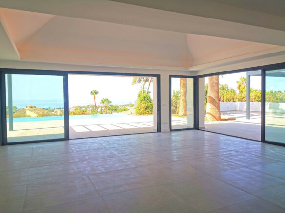 Elviria – 4B Luxury Villa –  Panoramic Sea Views
