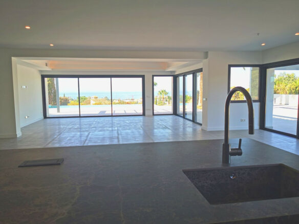 Elviria – 4B Luxury Villa –  Panoramic Sea Views