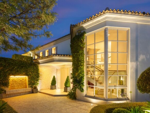 For sale – Nueva Andalucia – 6B Luxury Villa -1st Line Golf -Gated