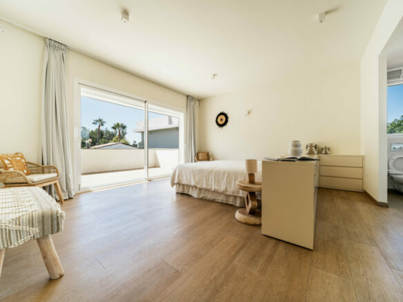 San Pedro – 3B Modern Villa – Beachside