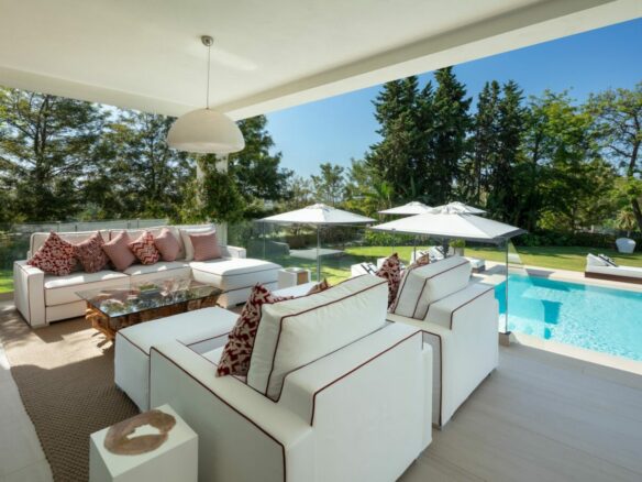 For sale – Nueva Andalucia – 6B Luxury Villa -1st Line Golf -Gated