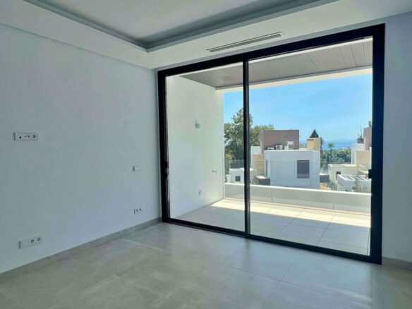 Golden Mile – Modern 4B  Villa – Gated