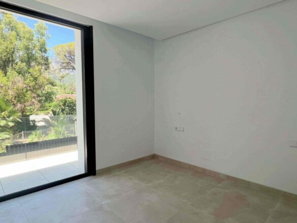Golden Mile – 4B Modern Villa – Gated