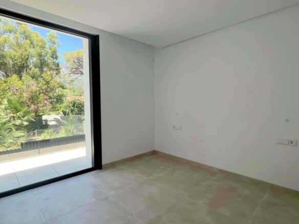 Golden Mile – 4B Modern Villa – Gated