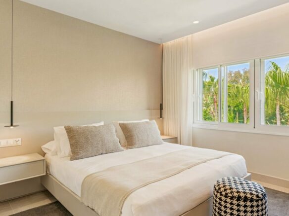 New Golden Mile – 4B Penthouse – Beachfront – Sea Views