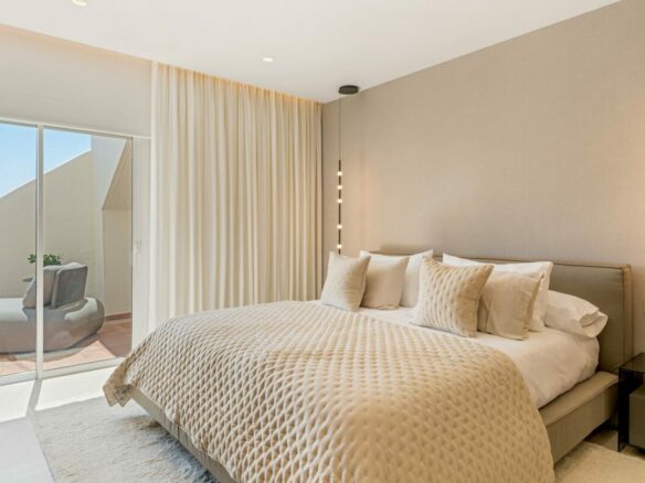 New Golden Mile – 4B Penthouse – Beachfront – Sea Views