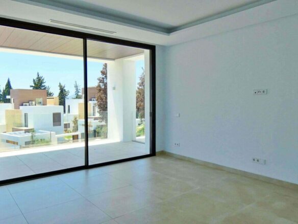 Golden Mile – 4B Modern Villa – Gated