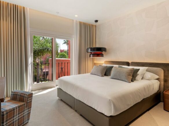 New Golden Mile – 4B Penthouse – Beachfront