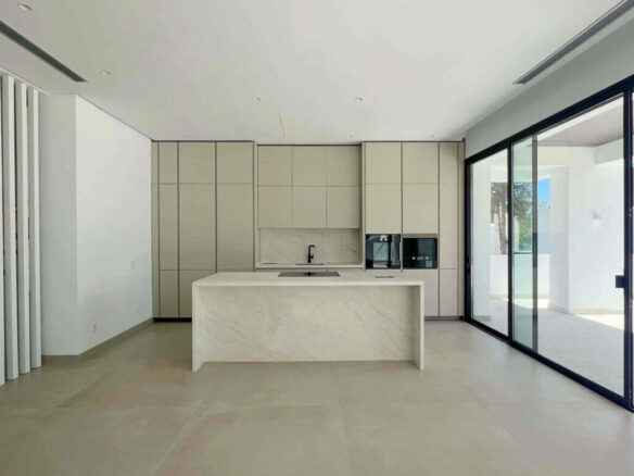 Golden Mile – 4B Modern Villa – Gated