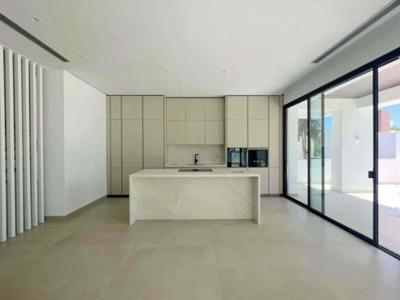 Golden Mile – 4B Modern Villa – Gated