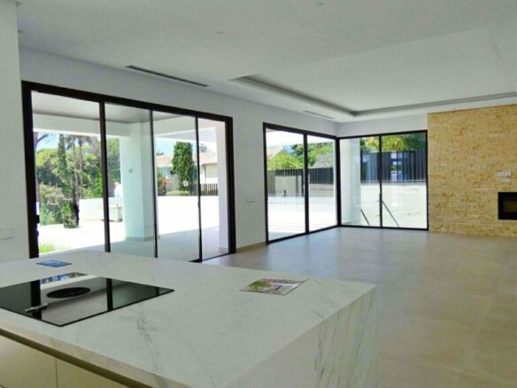 Golden Mile – Modern 4B  Villa – Gated
