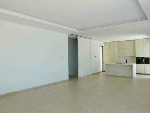 Golden Mile – Modern 4B  Villa – Gated