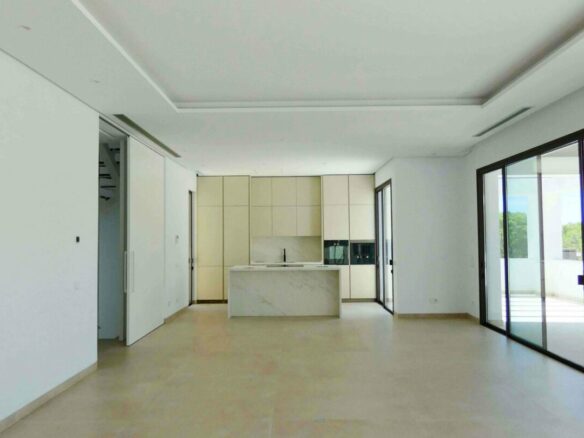 Golden Mile – Modern 4B  Villa – Gated