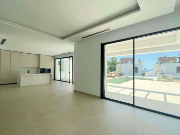 Golden Mile – 4B Modern Villa – Gated