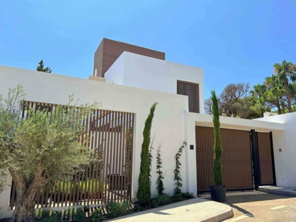 Golden Mile – 4B Modern Villa – Gated