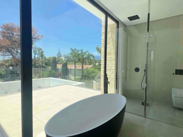 Golden Mile – Modern 4B  Villa – Gated