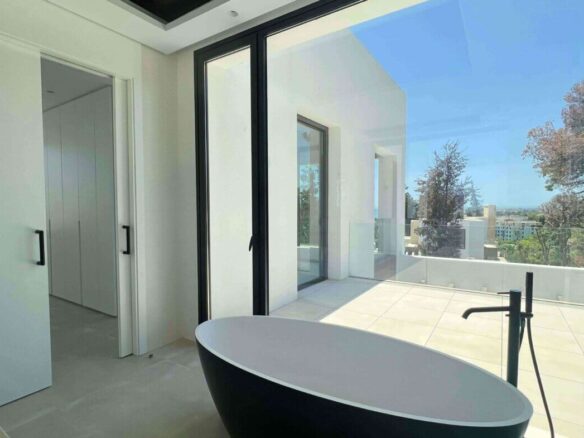 Golden Mile – 4B Modern Villa – Gated