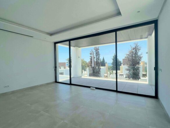 Golden Mile – Modern 4B  Villa – Gated