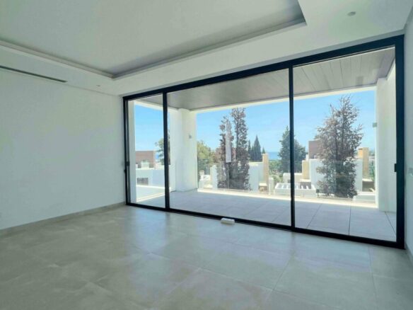 Golden Mile – Modern 4B  Villa – Gated
