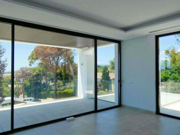 Golden Mile – 4B Modern Villa – Gated