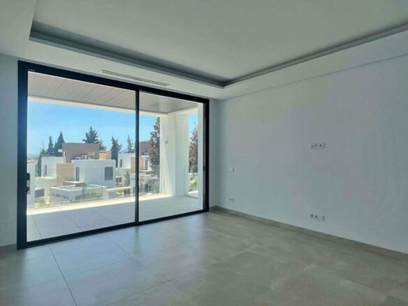 Golden Mile – Modern 4B  Villa – Gated