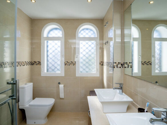 Nueva Andalucia -3B Corner Townhouse -Key Ready