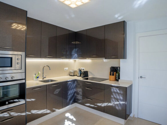 Nueva Andalucia -3B Corner Townhouse -Key Ready