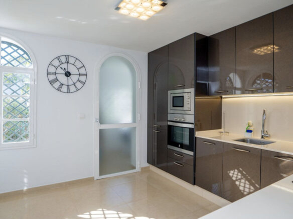 Nueva Andalucia -3B Corner Townhouse -Key Ready