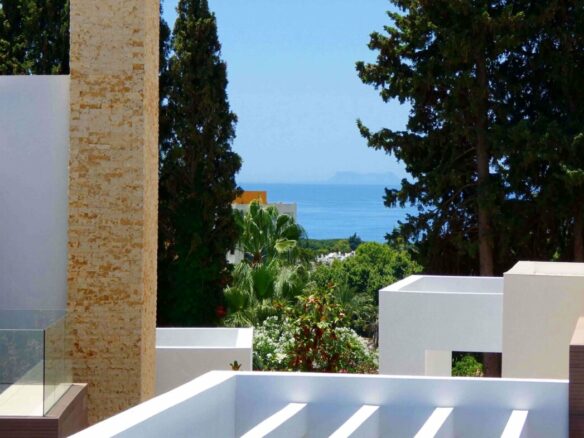 Golden Mile – Modern 4B  Villa – Gated