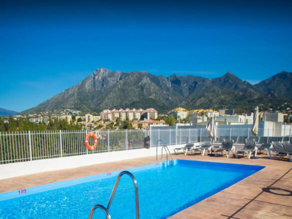 Bargain – Marbella  Town -3B Apt. – Rooftop Pool