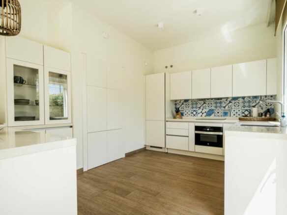 San Pedro – 3B Modern Villa – Beachside
