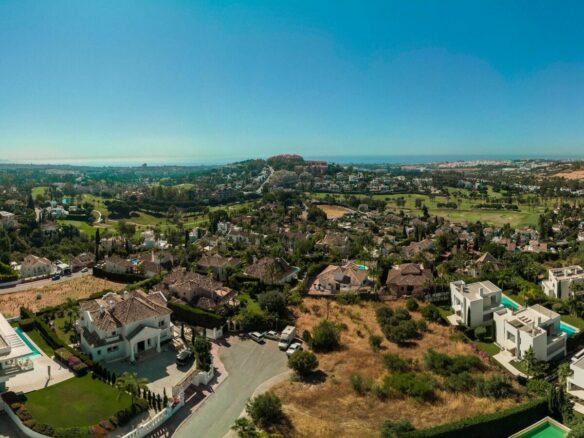 🏡 For Sale – Nueva Andalucía – 2 Building Plots with Stunning Sea Views 🌊