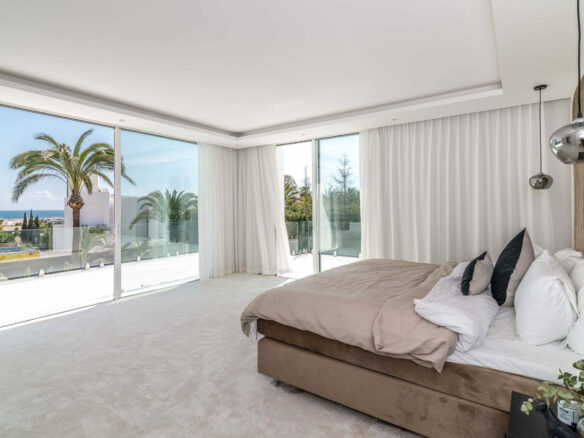 Puerto Banus – 8B Villa – Walk to Port -Gated