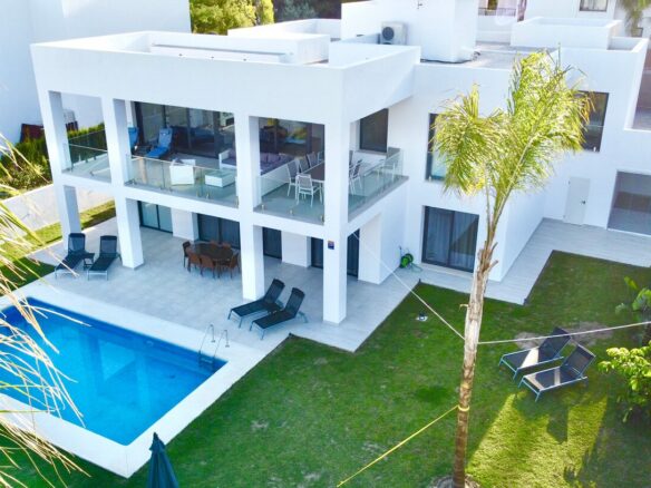 Benalmádena – 4 x Modern villas –  Sea views