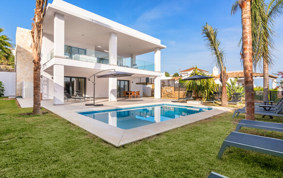 Benalmádena – 4 x Modern villas –  Sea views