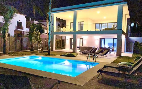 Benalmádena – 4 x Modern villas –  Sea views