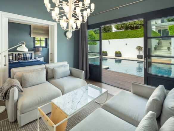 🏰 SOLD: Luxurious Mansion on the Golden Mile – Turnkey Living at Its Finest 🌟