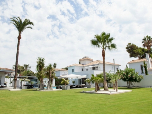 West of Marbella – Near Sea & Golf – Plot for 4 villas
