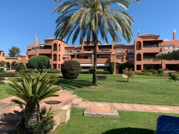 Alhambra del Golf, Estepona  – 3B Apt – Southwest facing